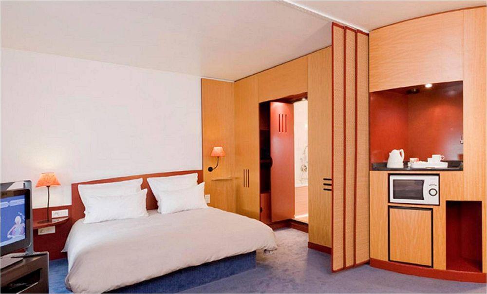 B&B Hotel Rueil-Malmaison Gare Εξωτερικό φωτογραφία