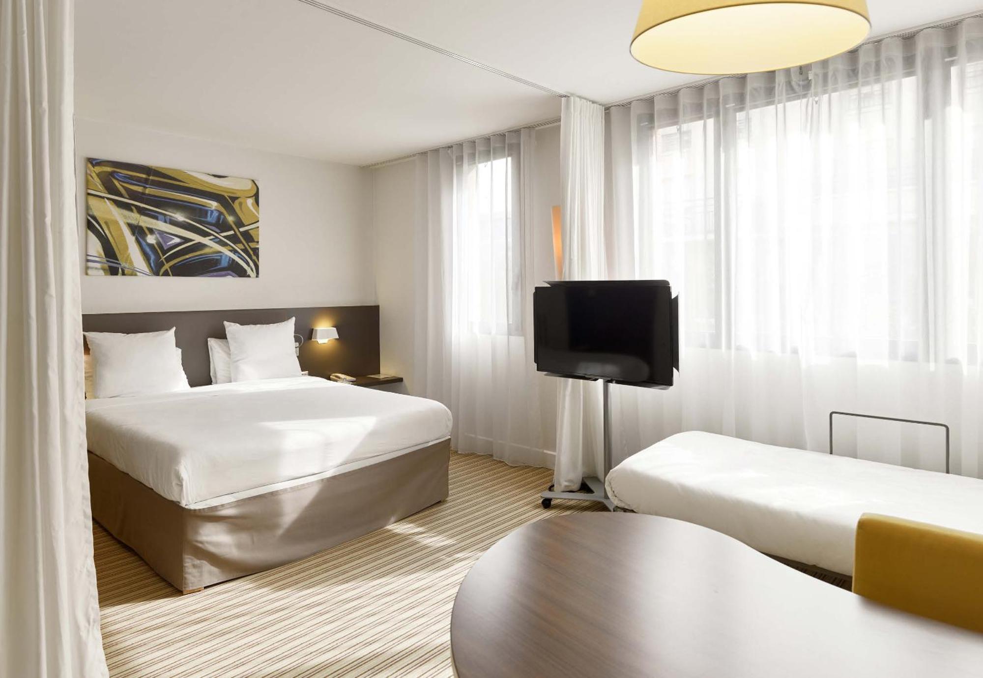 B&B Hotel Rueil-Malmaison Gare Εξωτερικό φωτογραφία