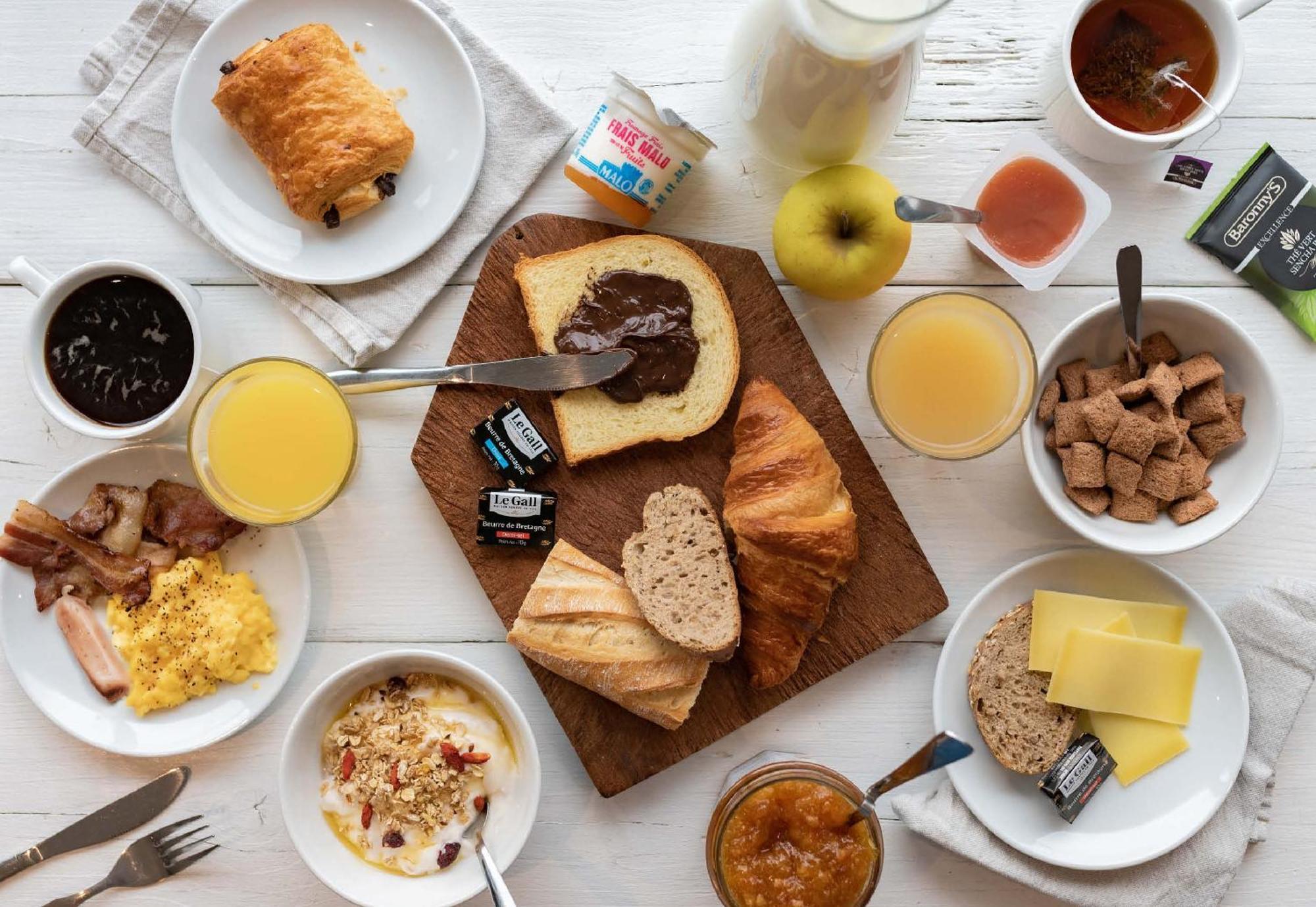 B&B Hotel Rueil-Malmaison Gare Εξωτερικό φωτογραφία