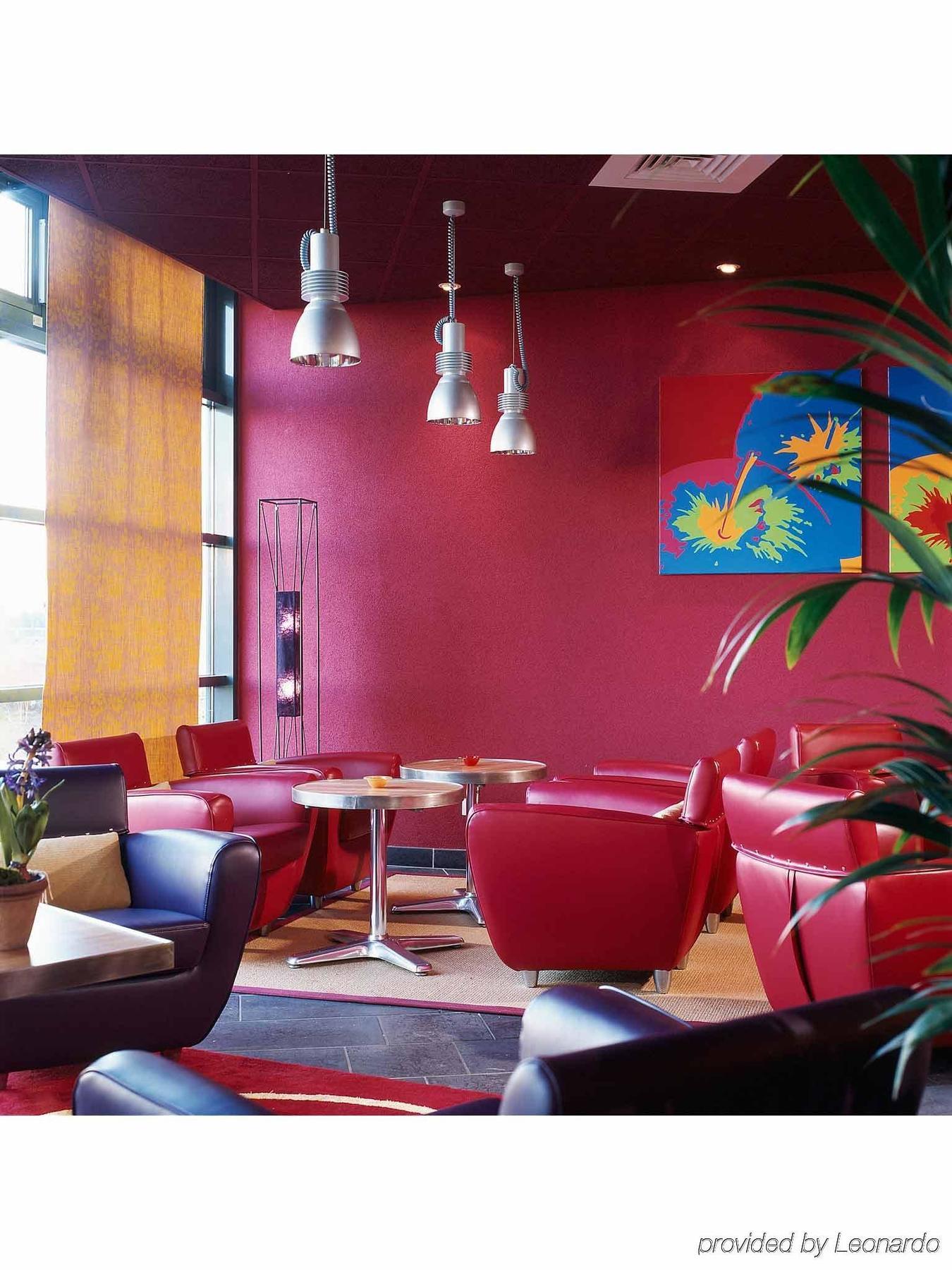 B&B Hotel Rueil-Malmaison Gare Εξωτερικό φωτογραφία