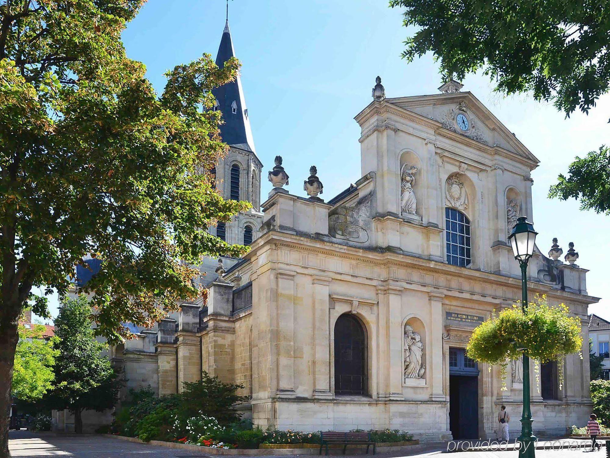 B&B Hotel Rueil-Malmaison Gare Εξωτερικό φωτογραφία