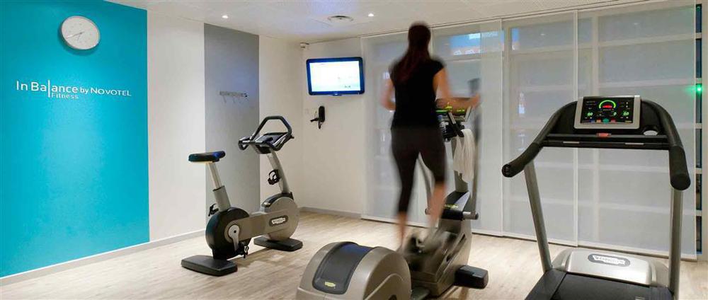 B&B Hotel Rueil-Malmaison Gare Εξωτερικό φωτογραφία