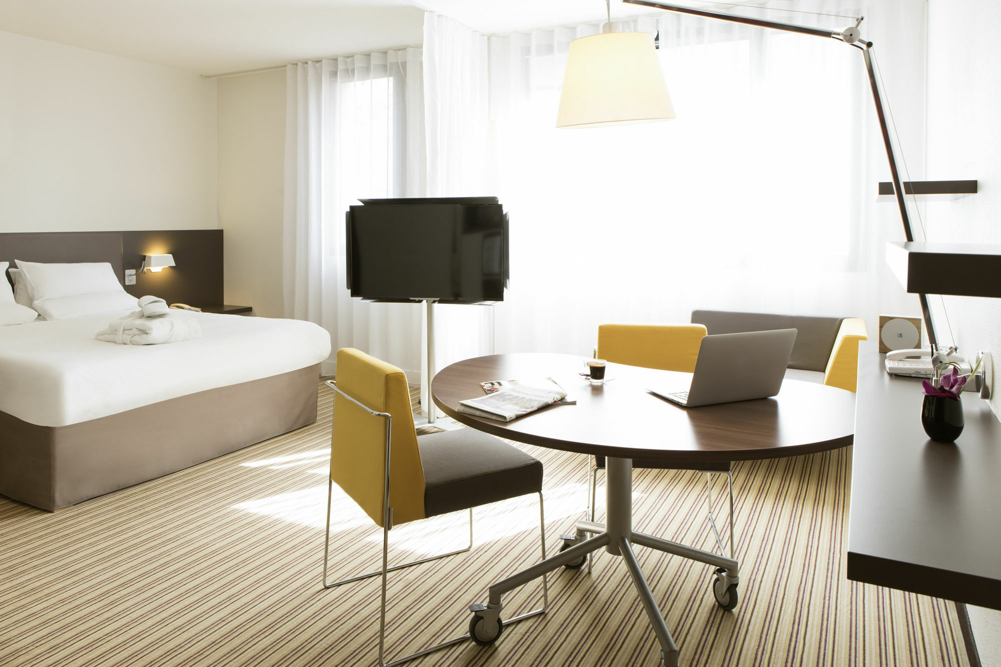 B&B Hotel Rueil-Malmaison Gare Εξωτερικό φωτογραφία