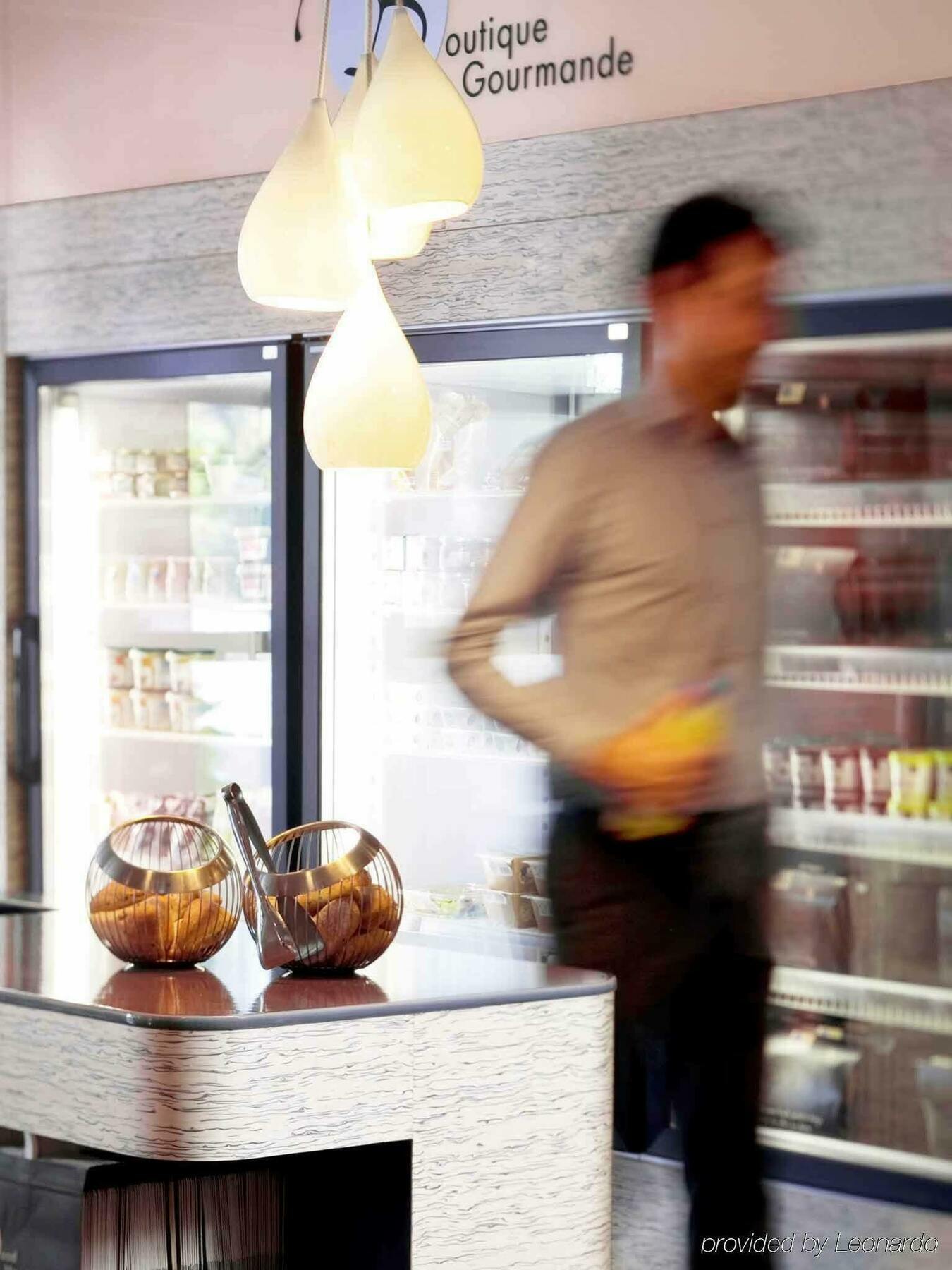 B&B Hotel Rueil-Malmaison Gare Εξωτερικό φωτογραφία