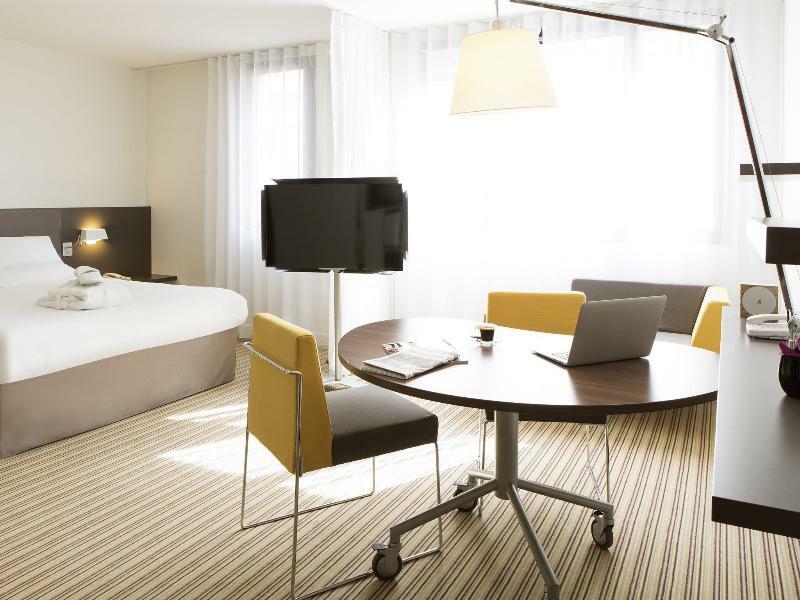 B&B Hotel Rueil-Malmaison Gare Εξωτερικό φωτογραφία